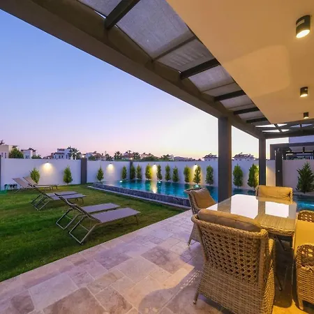 Villa Royal-2 *